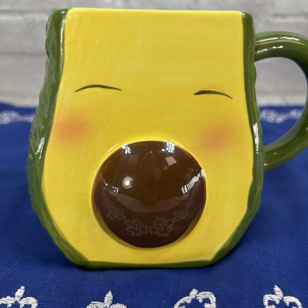 Boston Warehouse 3D Hand Painted Avocado Coffee Mug 10-12oz - Picture 5 of 5
